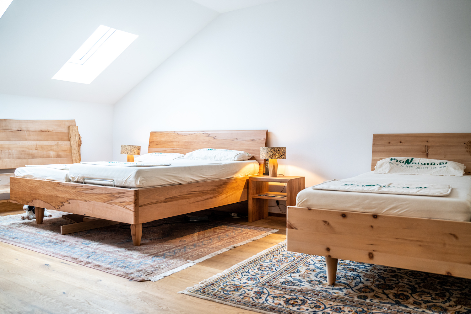 Betten aus Massivholz | Ausstellungsstücke | Handgefertigt in unserer Schreinerei