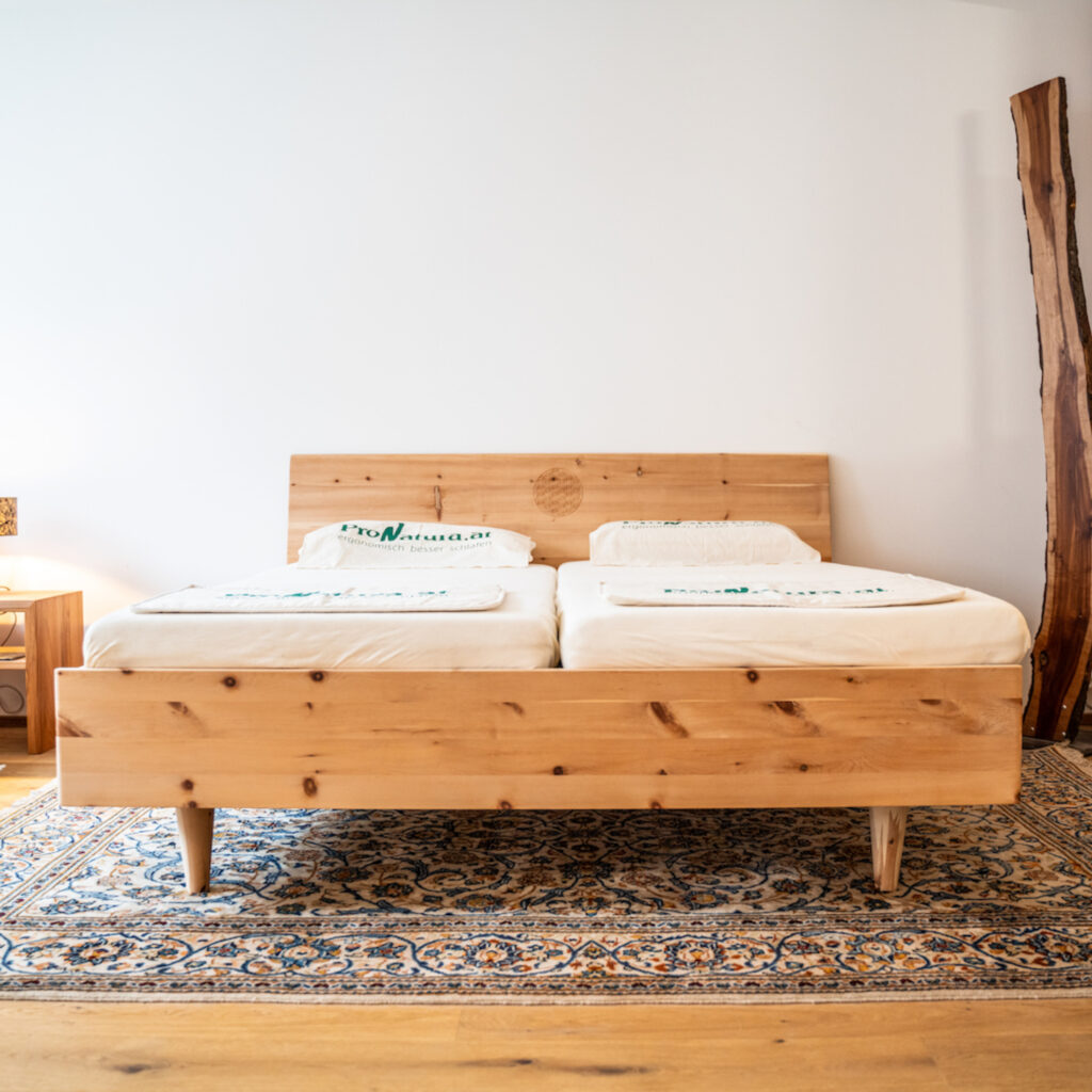 Massivholzbett ProNatura | Schlafzimmermöbel | Handgefertigt in unserer Schreinerei
