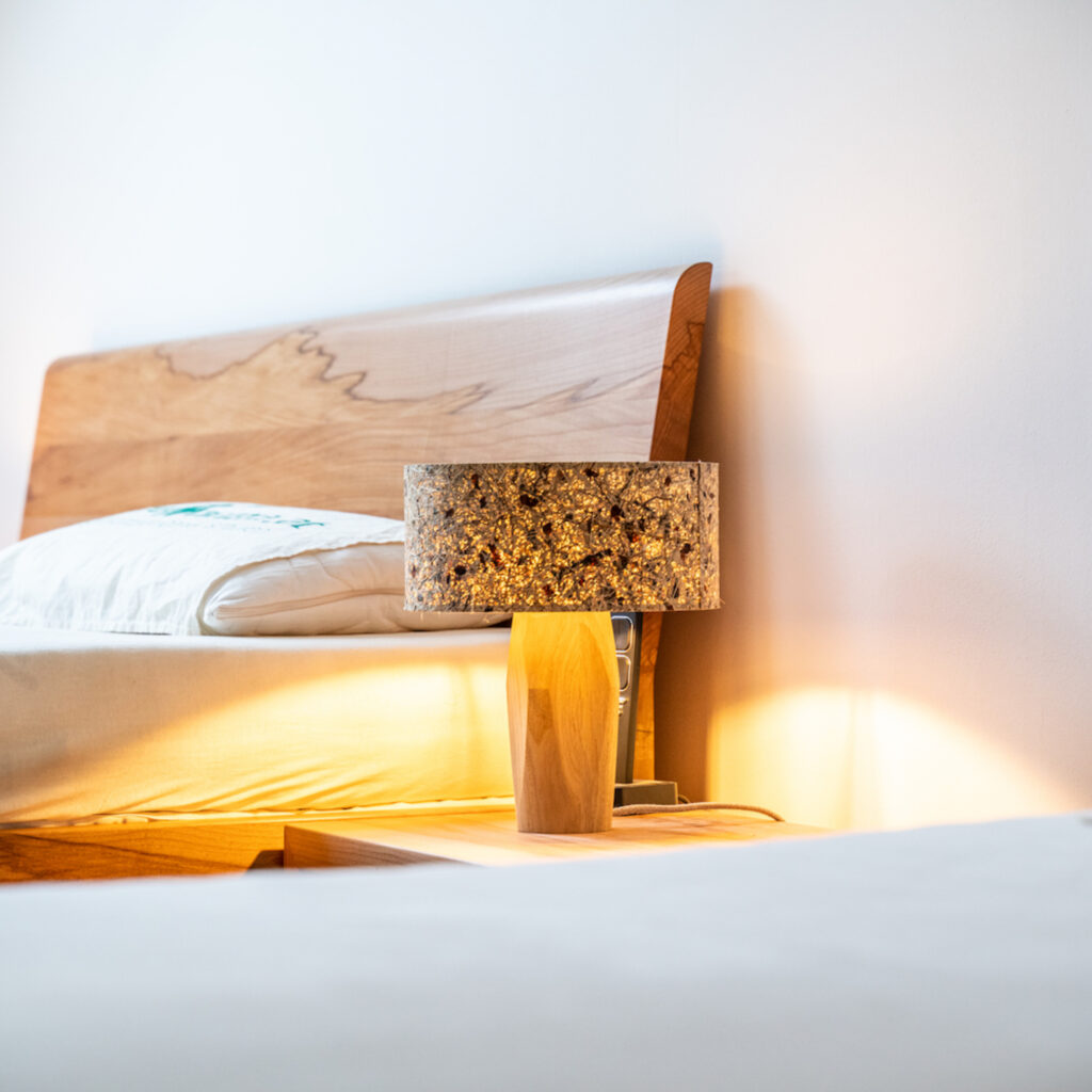 Massivholzbett ProNatura | Schlafzimmermöbel | Handgefertigt in unserer Schreinerei
