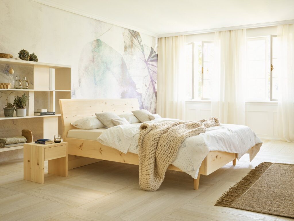 Massivholzbett Zirbe Linea Pura von ProNatura | Schlafzimmermöbel | Handgefertigt in unserer Schreinerei
